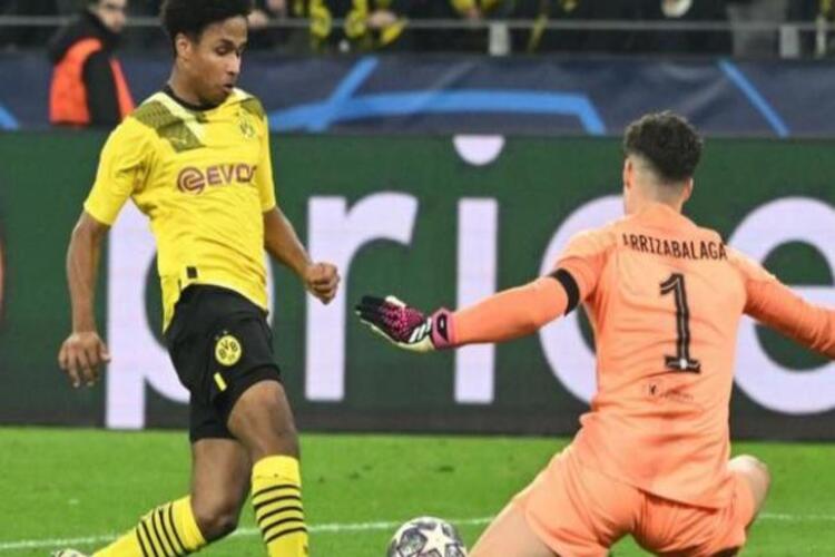 Karim Adeyemi ยิงประตูเดี่ยวที่ยอดเยี่ยมเพื่อประณามเชลซีที่พ่ายแพ้ในการแข่งขัน Champions League รอบ 16 ทีมสุดท้ายเลกแรกที่ Borussia Dortmund